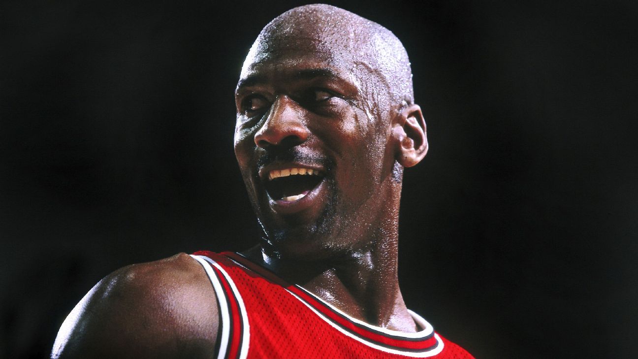 Michael Jordan Among Strong Reactions to David Stern's Death