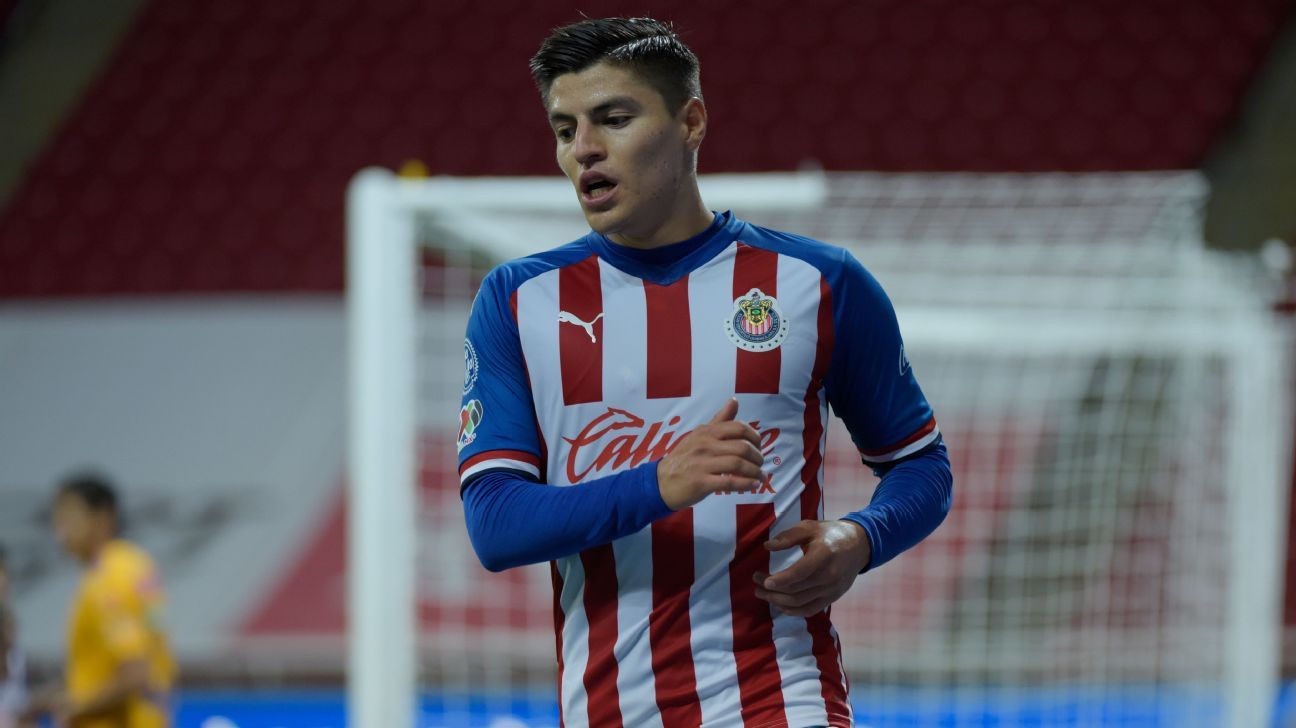 Ronaldo Cisneros confirma ser uno de los futbolistas con Covid-19 ...