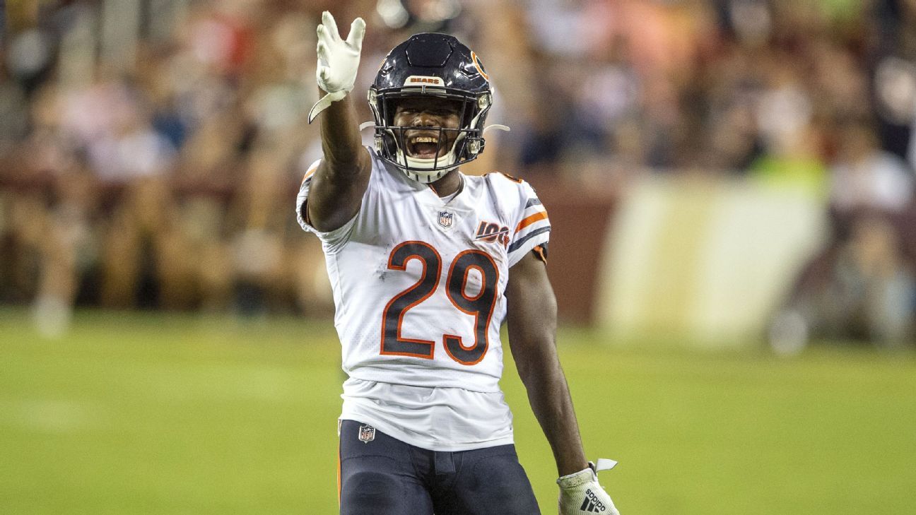 Bears releasing RB Tarik Cohen, DL Eddie Goldman