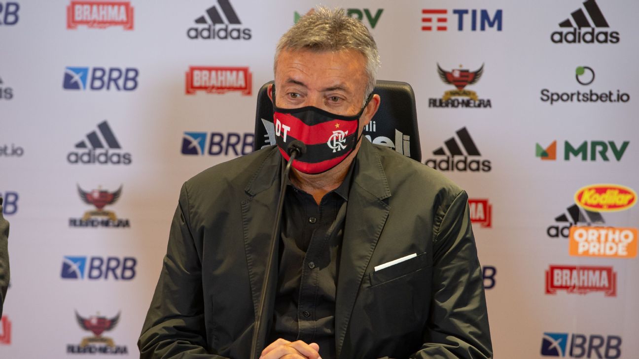 Veja como foi o primeiro dia de Domènec Torrent no clube