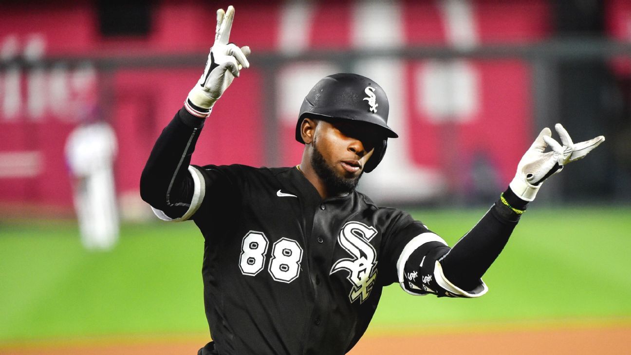 Will White Sox see monster prospect Luis Robert in September