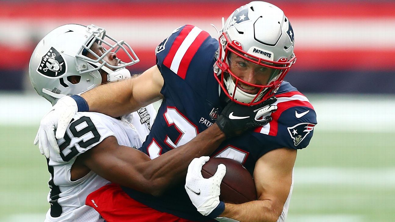 New England Patriots rush for 250 yards, dedicate win to grieving RB