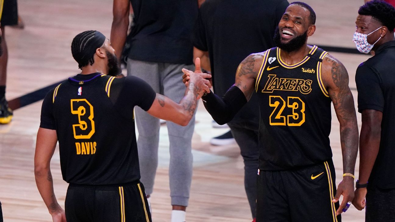 Lakers switch to 'Black Mamba' uniforms for Game 5 of NBA Finals