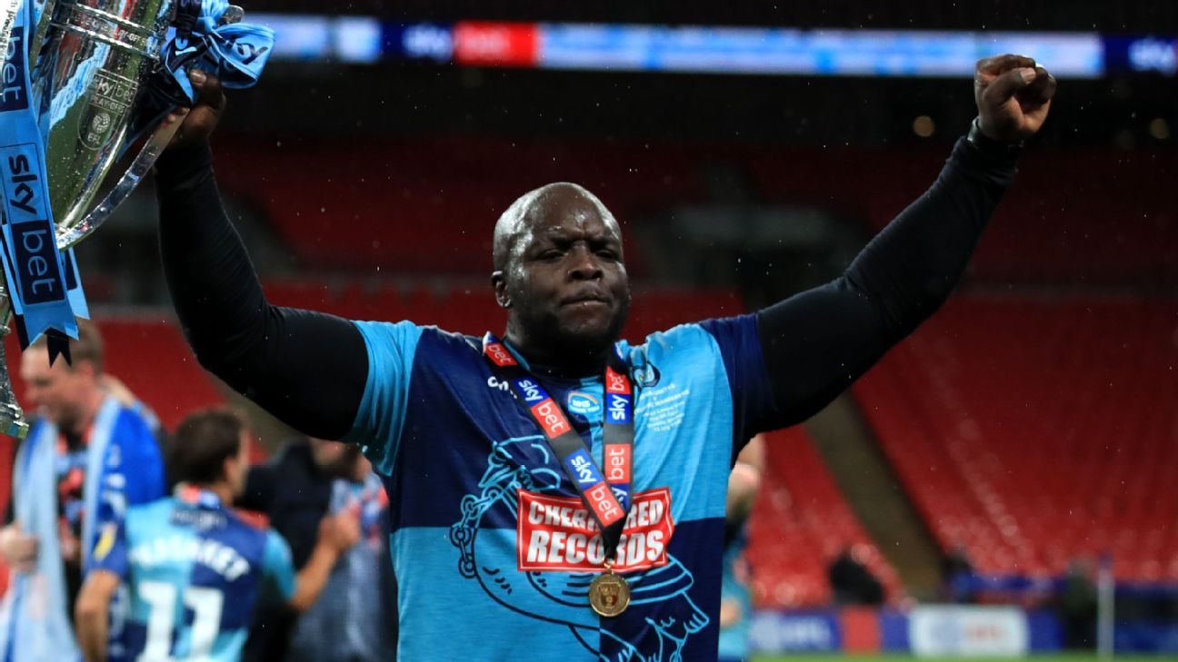 Jogador mais forte do Fifa 21, Akinfenwa pode trocar futebol pelo WWE -  09/10/2020 - UOL Esporte