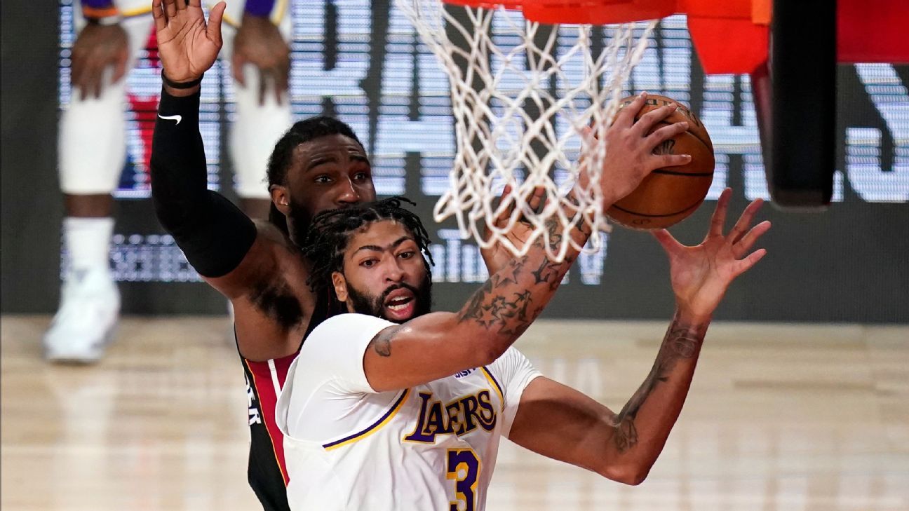 La estrella de los Lakers Anthony Davis busca un gran contrato al rechazar la opción