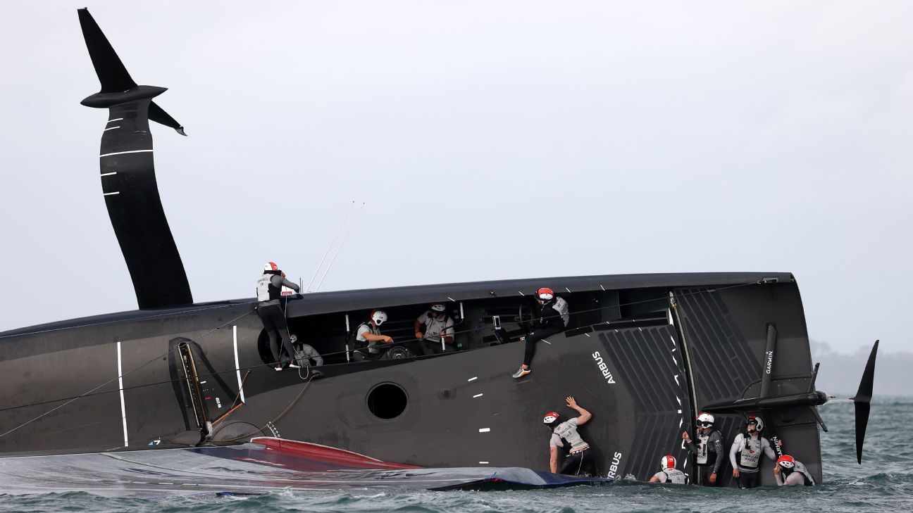 Team New Zealand boat capsizes in America's Cup challenger semi-final, America's  Cup