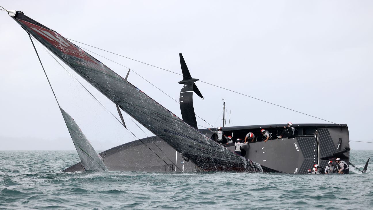 Team New Zealand boat capsizes in America's Cup challenger semi-final, America's  Cup