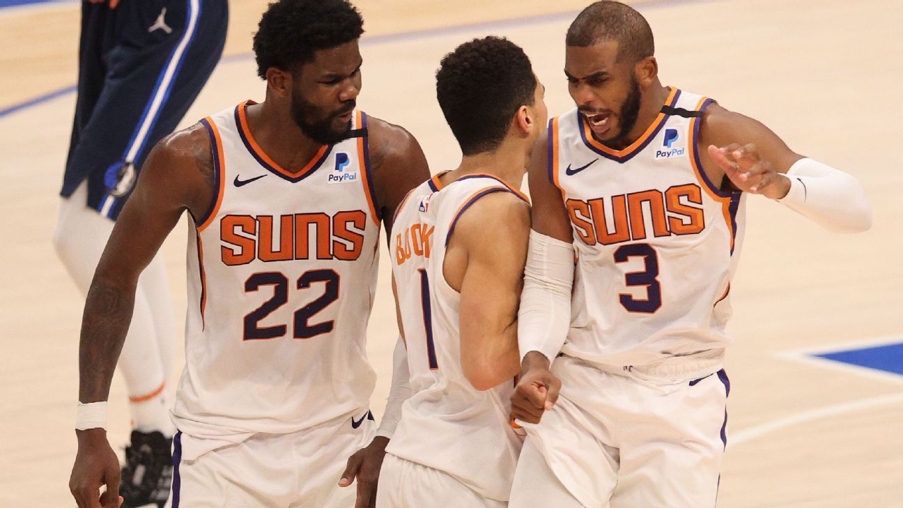 Suns news: Chris Paul, Devin Booker's instant reaction to Phoenix