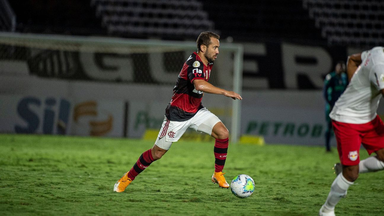 Jogador critica desempenho ofensivo do Flamengo em campo: Pecamos muito, fomos mal