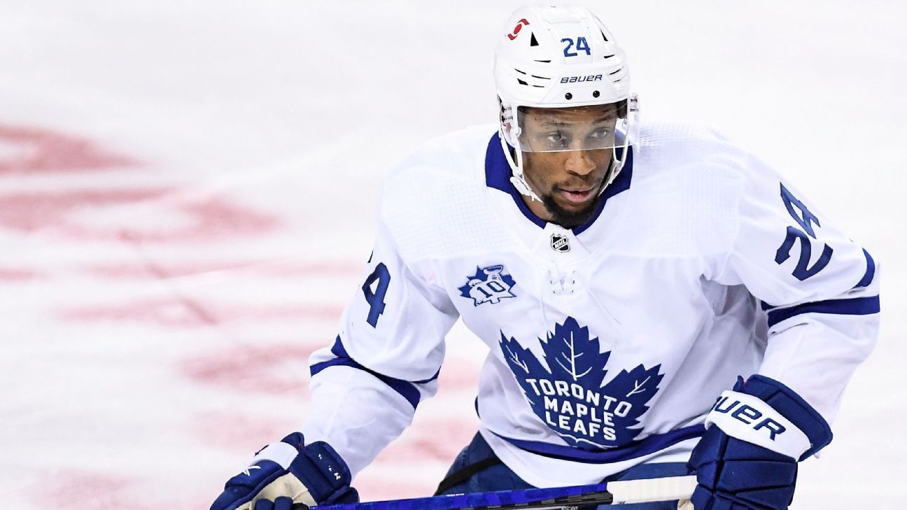 The Toronto Maple Leafs have signed Wayne Simmonds to a two-year