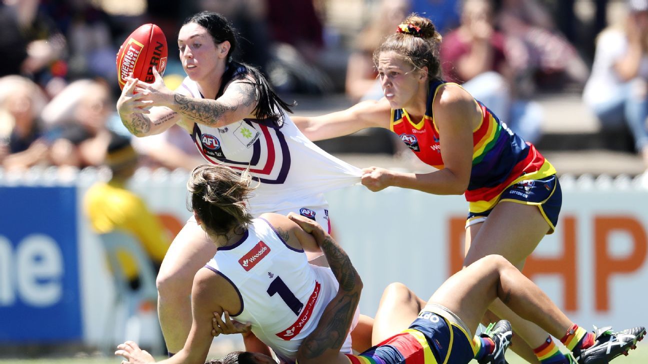 Fremantle Dockers thrash Adelaide Crows in AFLW