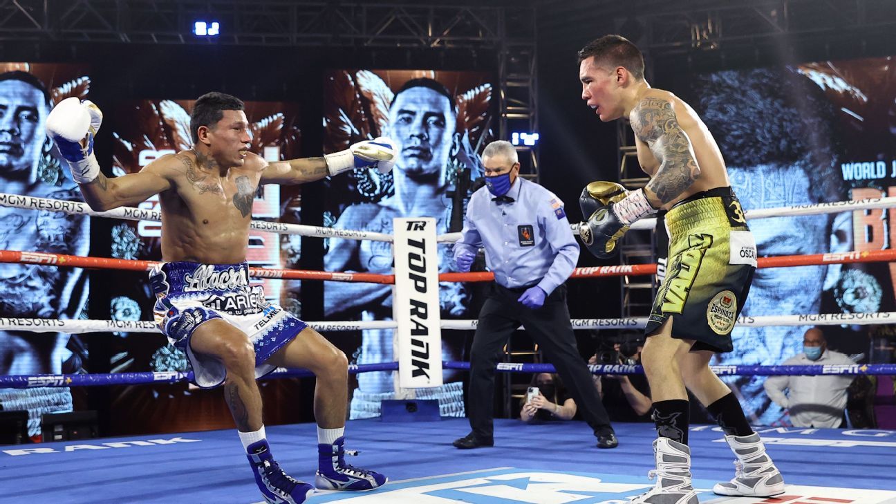 Oscar Valdez knocks out Miguel Berchelt to win the WBC lightweight junior title