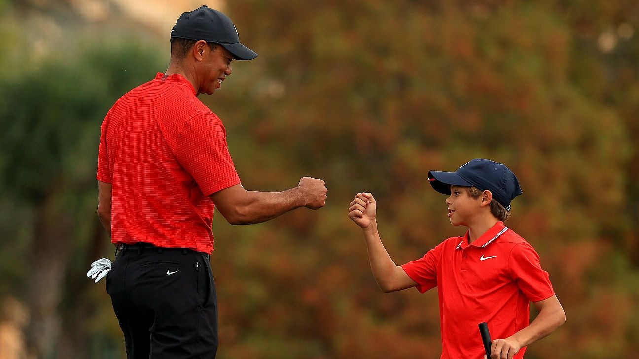 Justin Thomas' dad marvels at 'how good' Tiger Woods' game looks ahead of PNC Ch..