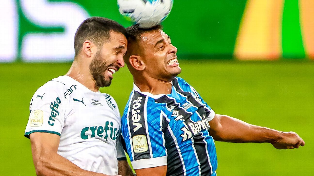 Proposta tentadora! Atacante revela contato de Palmeiras por contratação 