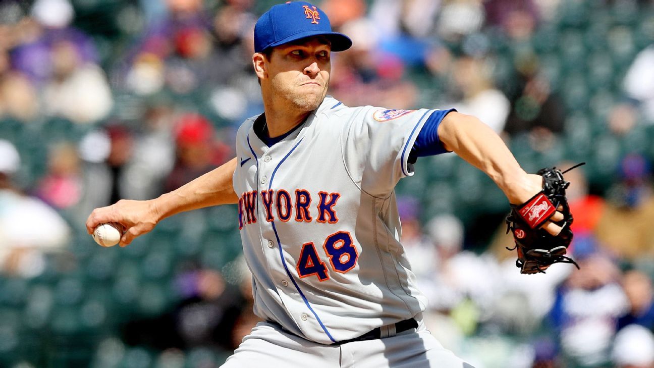 Mets' deGrom strikes out nine in a row, 14 total