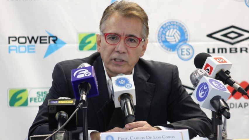 Carlos de los Cobos anuncia su salida de la selección de El Salvador