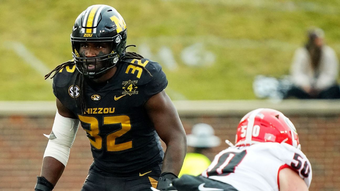 Chiefs Trade Up to Select Tight End Noah Gray At No. 162 Overall in the  2021 NFL Draft - Sports Illustrated Kansas City Chiefs News, Analysis and  More