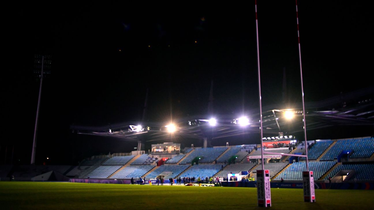 Le test match entre la France et l’Angleterre a été annulé après la panne de la lampe de poche en seconde période