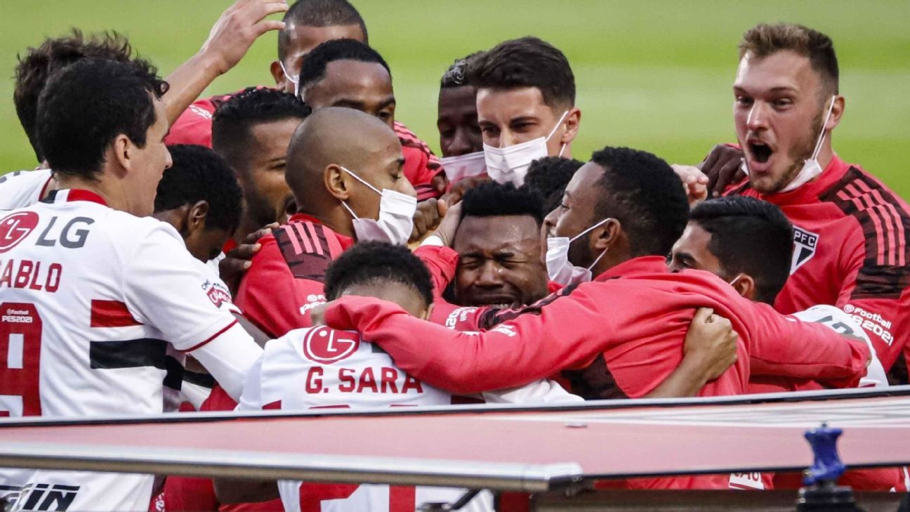 São Paulo vence o Palmeiras, é campeão do Paulista e encerra longo