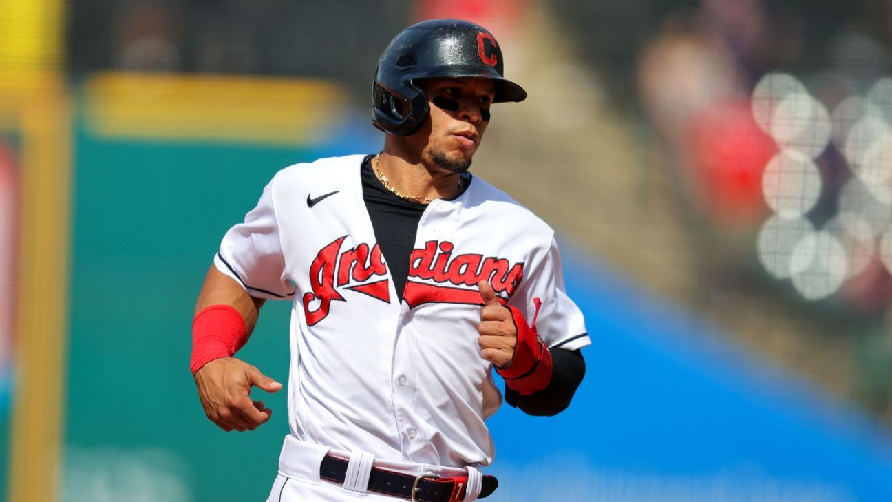 Sources -- Chicago White Sox finalizing deal for Cleveland Indians 2B Cesar Hern..