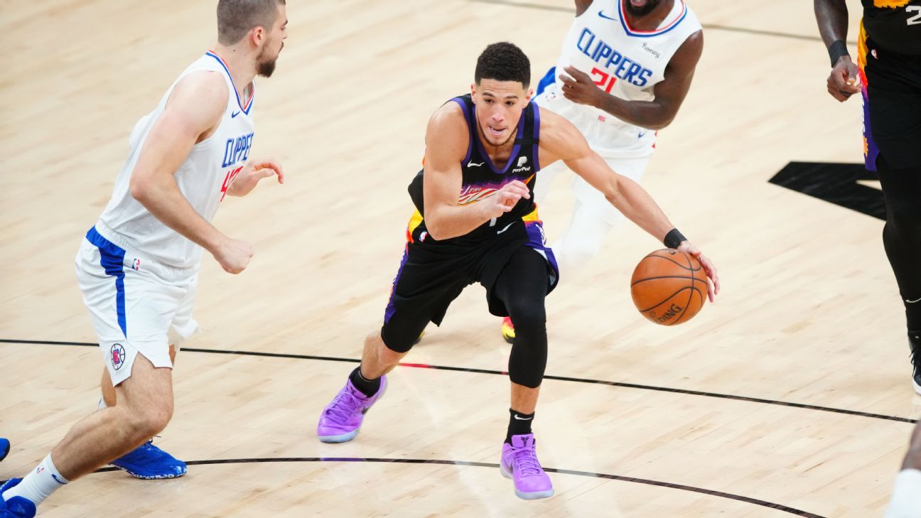 Devin Booker mencetak tiga gol pertama dalam karirnya saat Phoenix Suns memenangkan pertandingan pertama tanpa Chris Paul