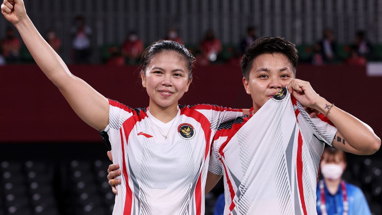 Indonesia upsets China to win gold medal in ladies’s doubles badminton at Tokyo Olympics