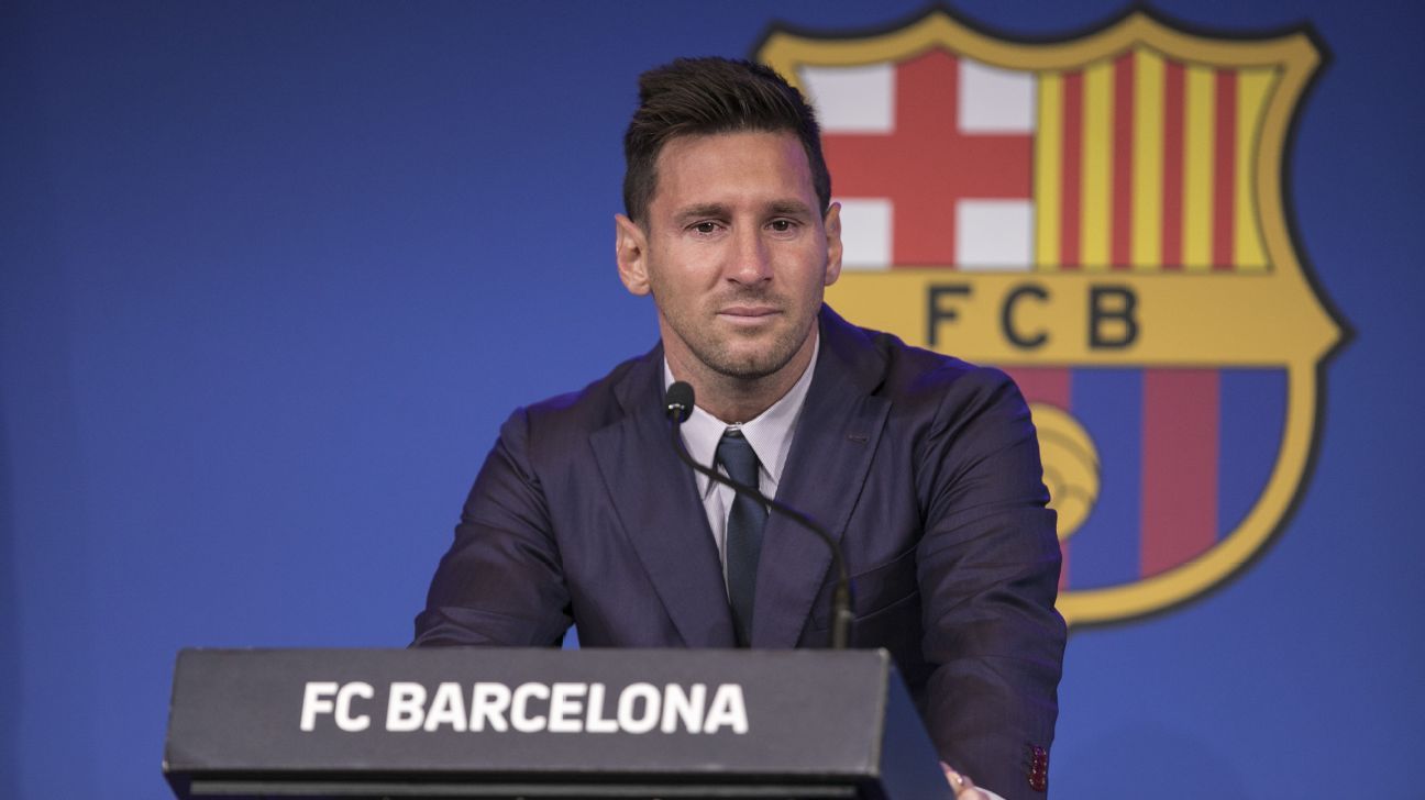 Barcelona star Lionel Messi reveals Real Madrid legend Zinedine Zidane is  the only player he's ever swapped shirts with