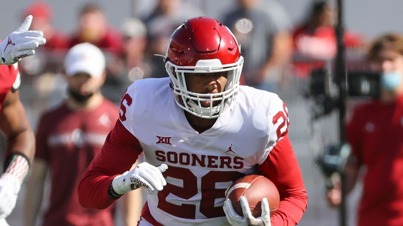 OU football: Kennedy Brooks suffers knee injury against Texas Tech