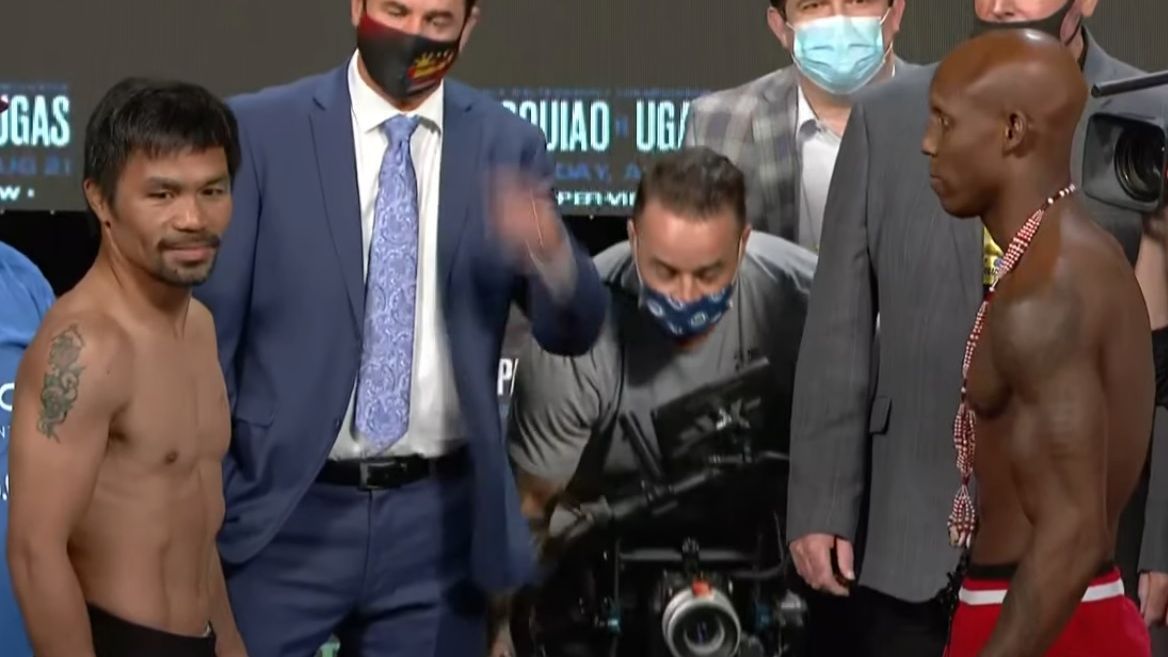 Manny Pacquiao and Yordenis Ugás give the weight for their championship fight