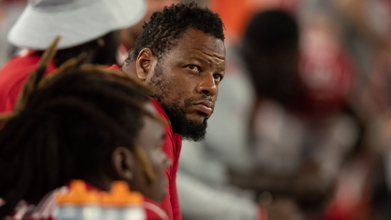 Tampa Bay Buccaneers DL Ndamukong Suh added to reserve list / COVID-19