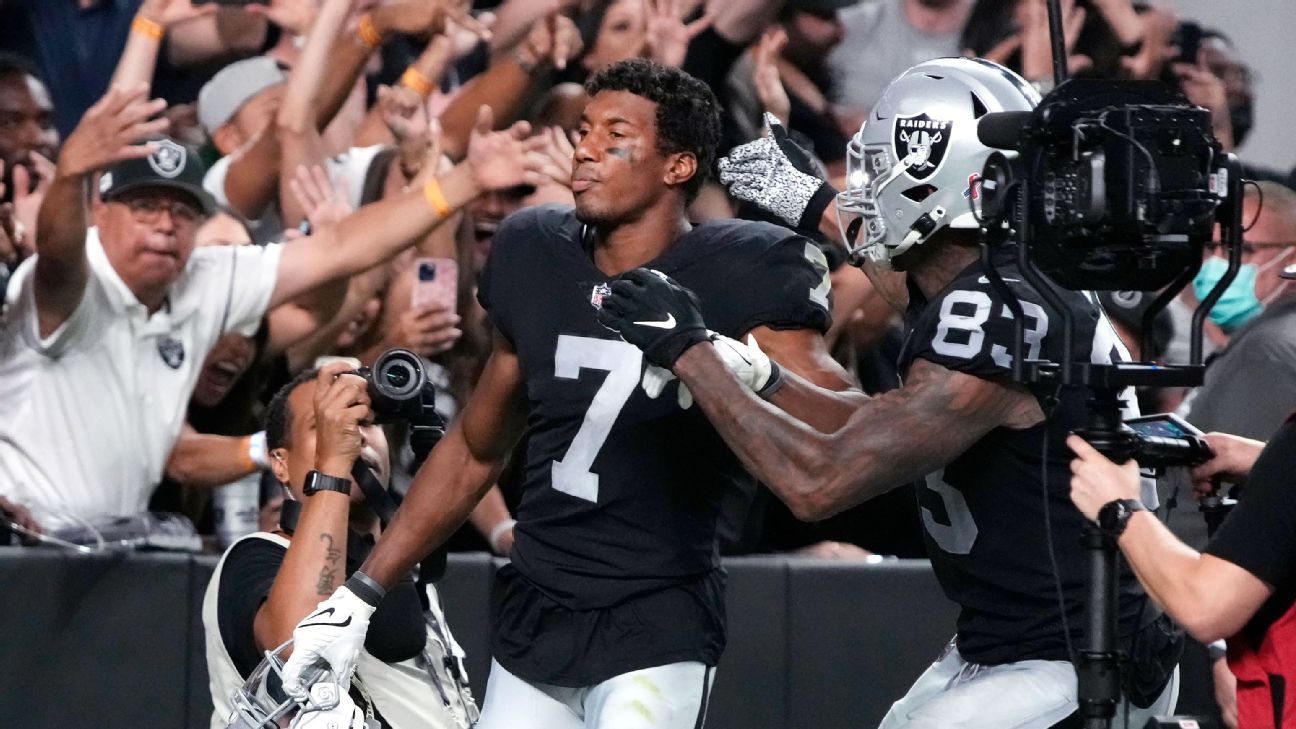 Raiders take down Ravens in crazy 'Monday Night Football' thriller