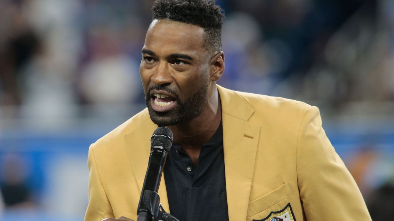 Calvin Johnson's Hall of Fame ceremony turns sour, as fans boo Detroit Lions own..