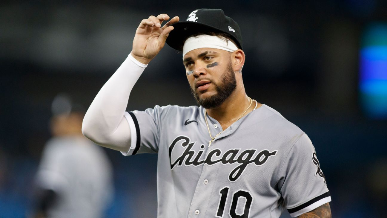 Chicago White Sox announce roster moves ahead of Saturday's game