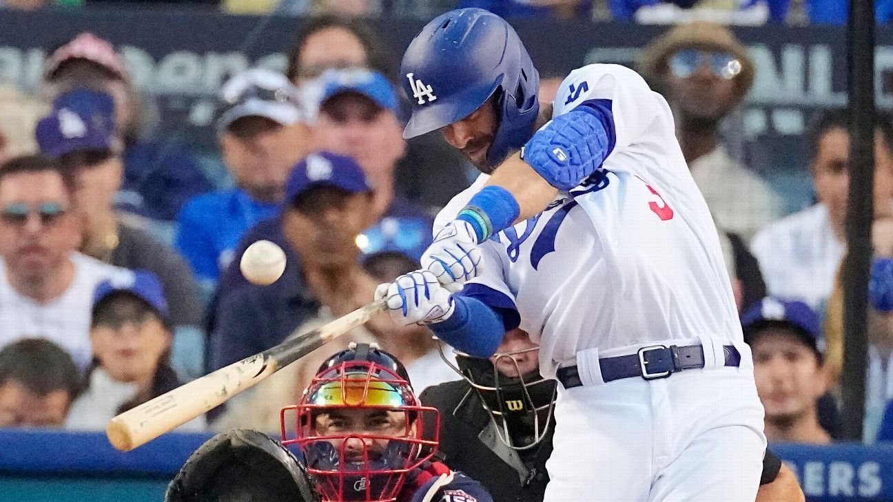 Dodgers Re-Sign Chris Taylor To Four-Year, $60 Million Deal - CBS Los  Angeles