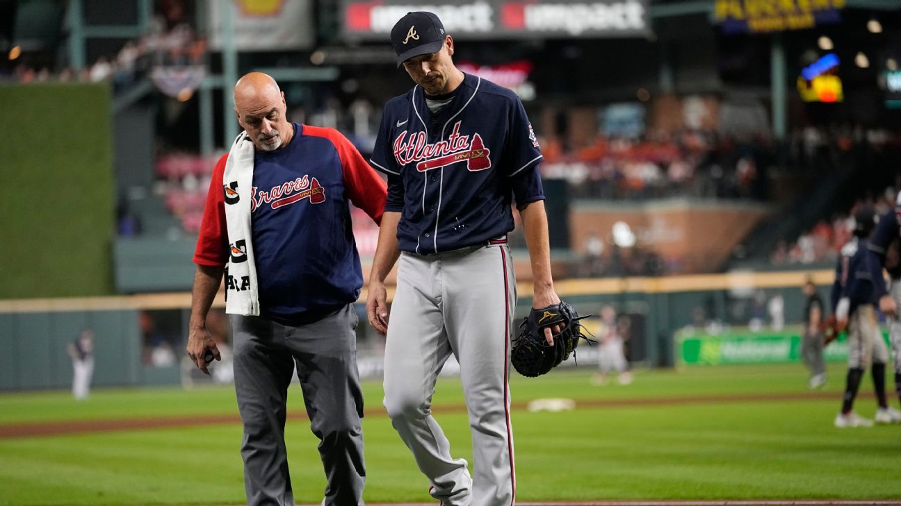 World Series 2021 - Braves' Charlie Morton threw 16 pitches on a broken leg  -- and then apologized it wasn't more - ESPN