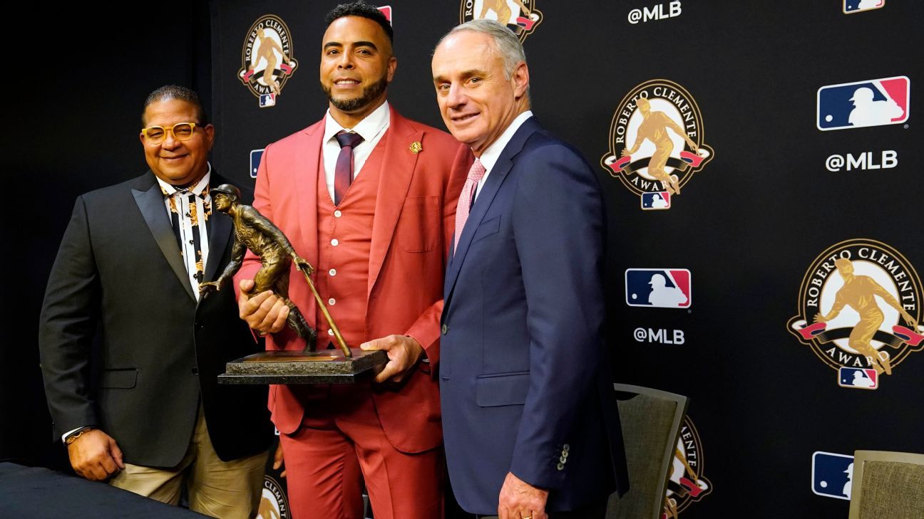 Nelson Cruz wins MLB's Roberto Clemente Award for philanthropy - ESPN