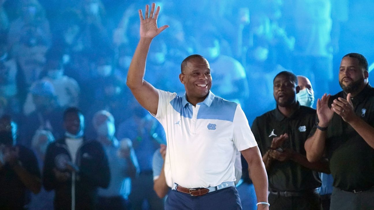 Roy Williams to Hubert Davis? Coach K to Jon Scheyer? What it's like to succeed an iconic coach