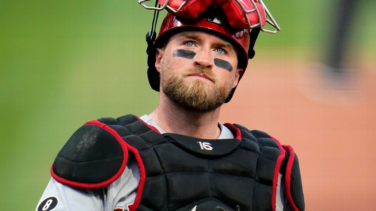 Source - Cubs, Tucker Barnhart agree to 2-year contract - ESPN