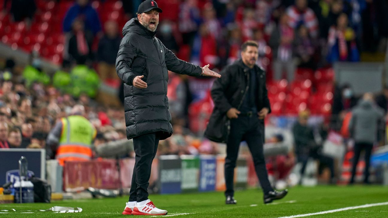 Atletico greeted the players, but not Diego Simeone