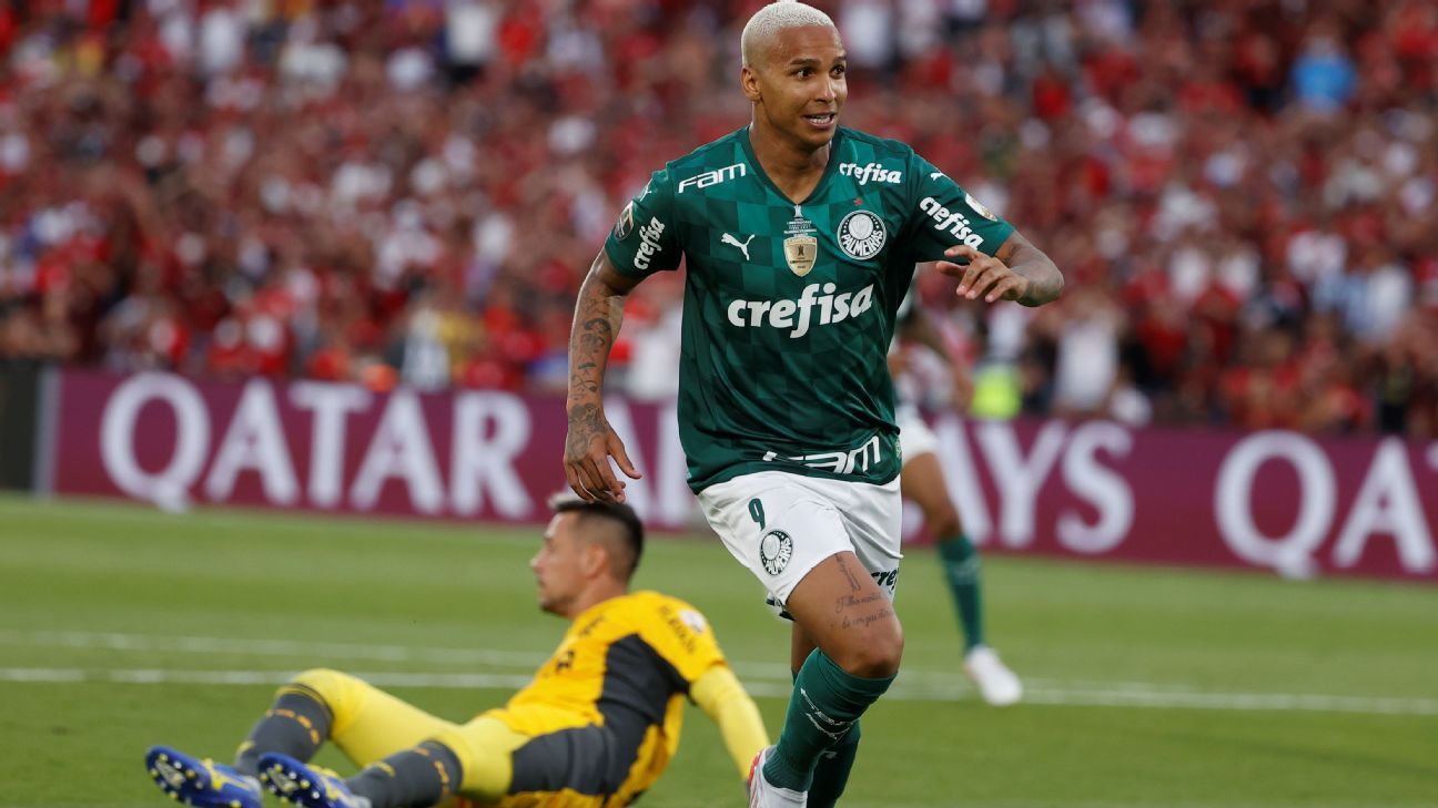 Palmeiras vence Flamengo com Deyverson herói na prorrogação e é