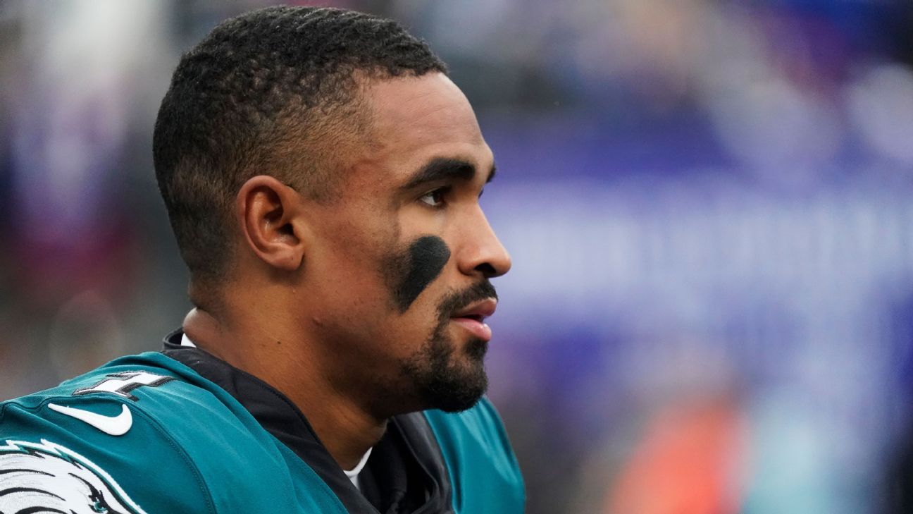 Philadelphia Eagles QBs Jalen Hurts (ankle), Gardner Minshew split reps ahead of..