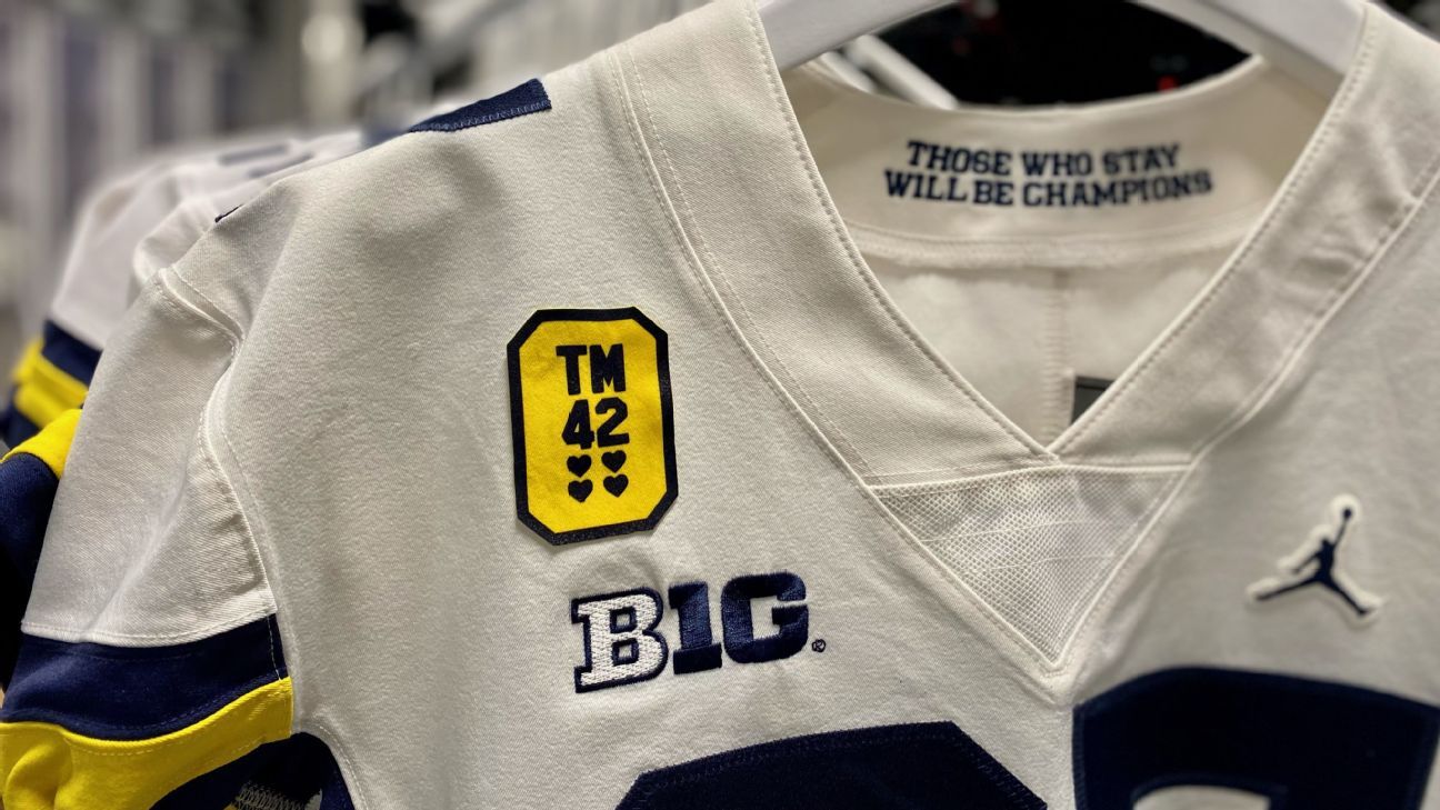 Michigan football to honor Oxford victims with jersey patch