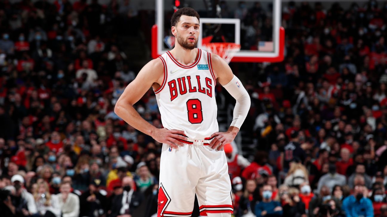 Chicago Bulls' Zach LaVine to have MRI on injured left knee