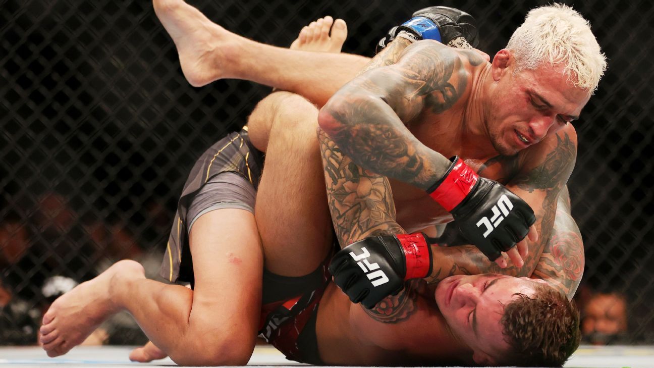 Charles Oliveira submits Dustin Poirier to remain UFC lightweight champion