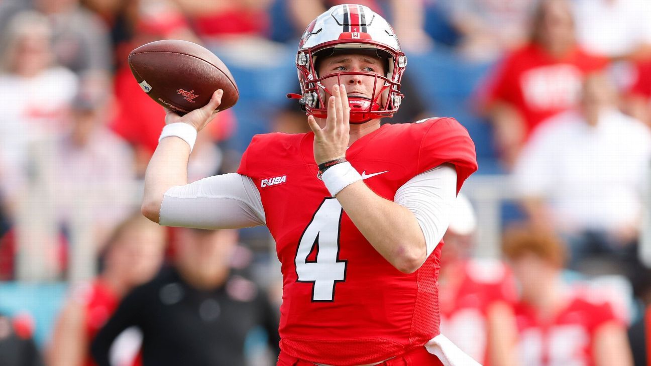 Record-Setting Transfer Quarterback Bailey Zappe Signs With WKU