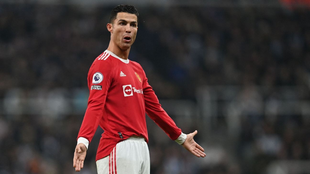 Football: Soccer-Rangnick calls for Ronaldo and Man United team