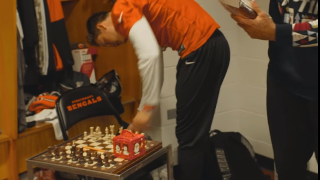 Why Bengals QB Joe Burrow has kept a chessboard by his locker this season