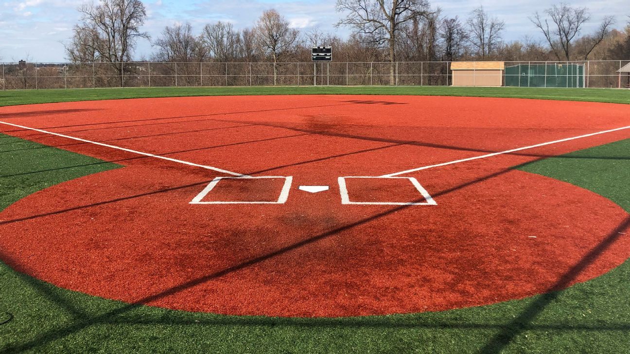 Junior college pitcher suspended 4 games for tackling opponent who hit homer