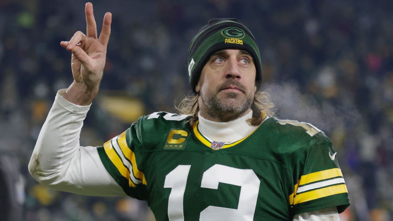 Covers on X: 2022 NFL MVP odds. Could Aaron Rodgers (+700) win it for a  third consecutive year? 