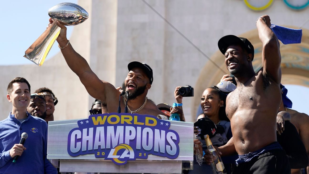Los Angeles Rams DT Aaron Donald hints at return during Super Bowl parade – ‘Why not run it back?’ – ESPN